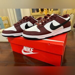 Nike Dunk low Men size 10 Dark Team Red Black